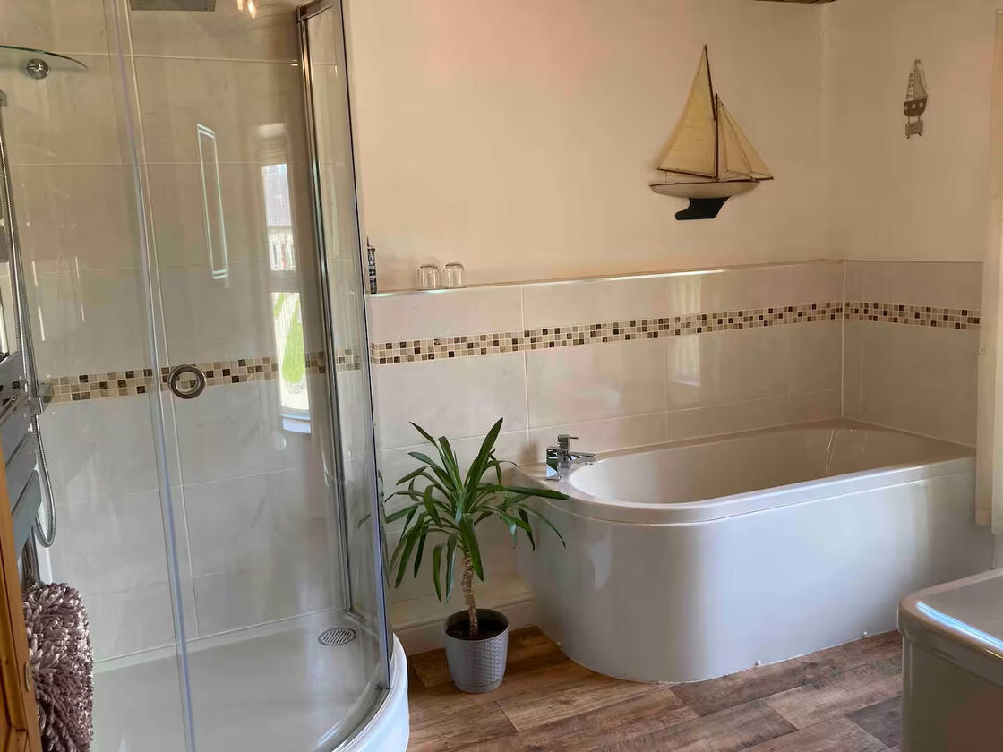 Ensuite Bathroom Ensuite Bathroom